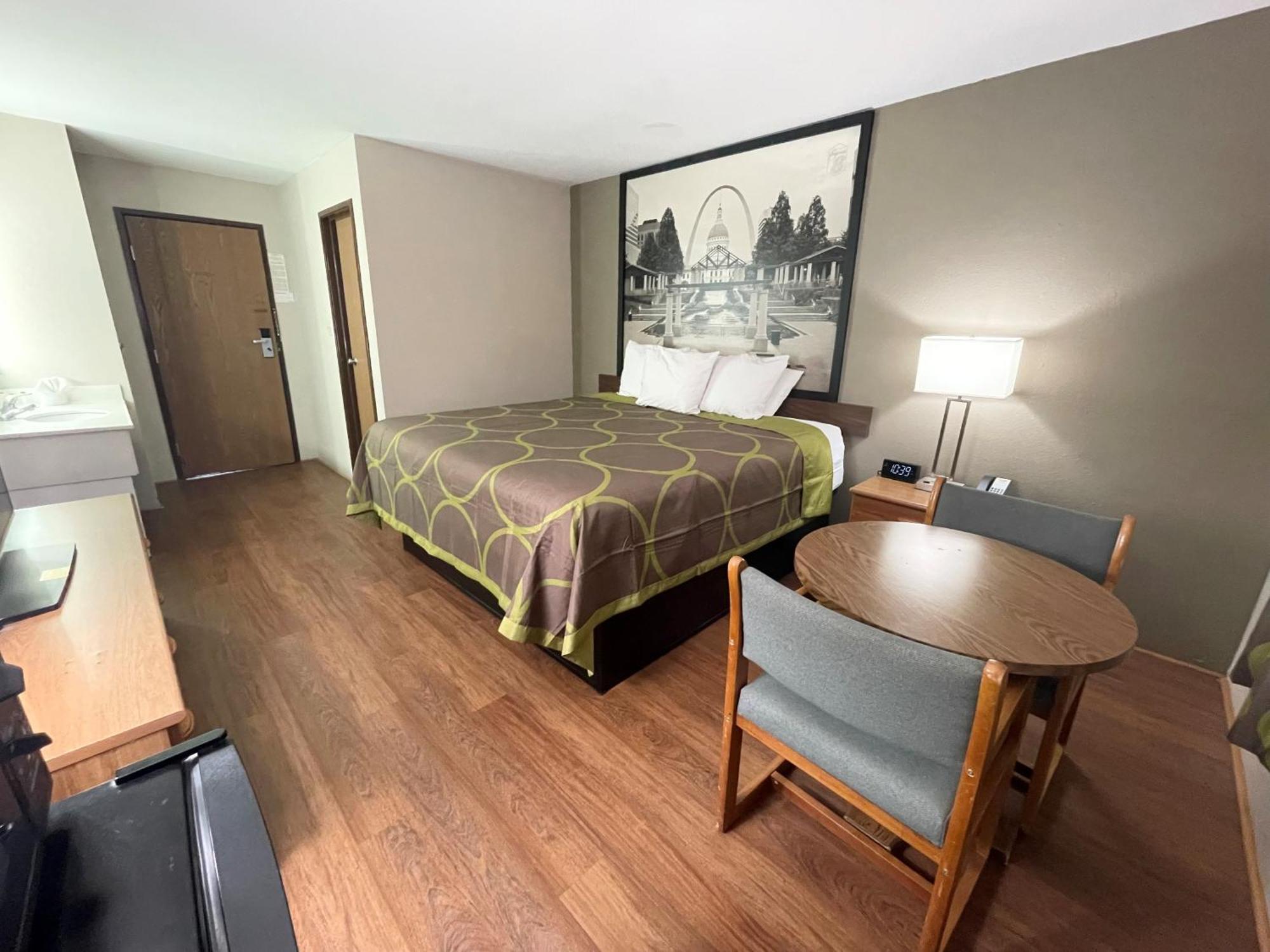Hotel Super 8 By Wyndham Eureka/Six Flags Nearby Extérieur photo